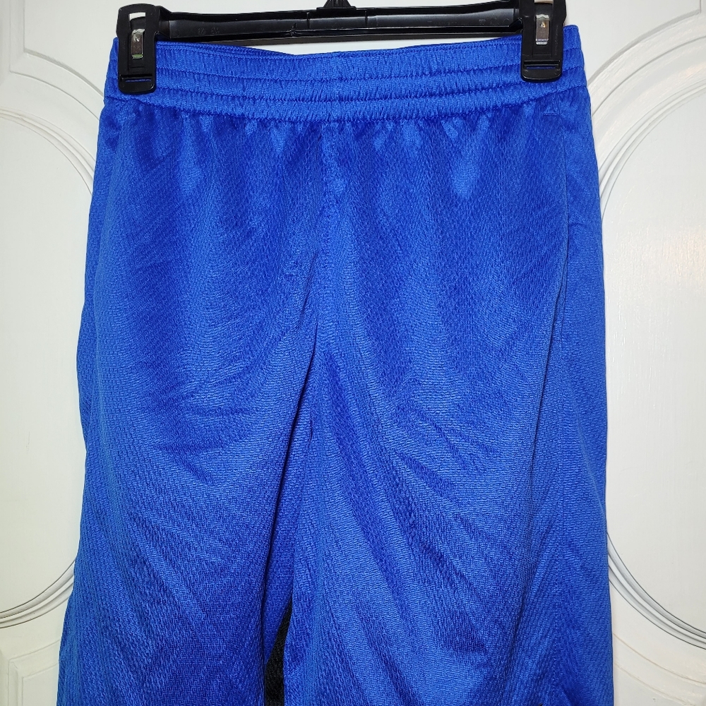 Set of 2 Nike Boys shorts Both are Size XL